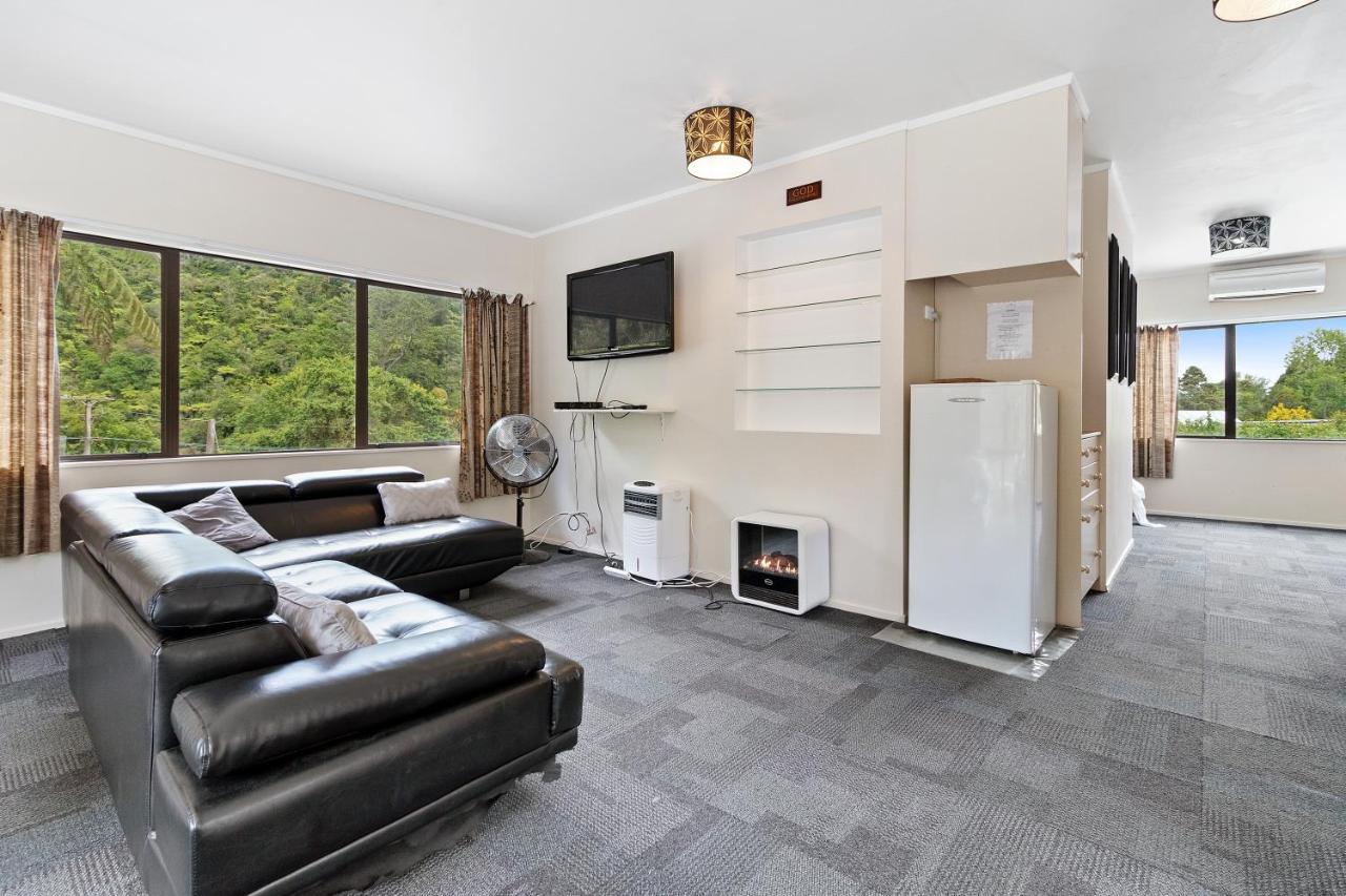 Riverside Accommodation Karangahake Exterior photo