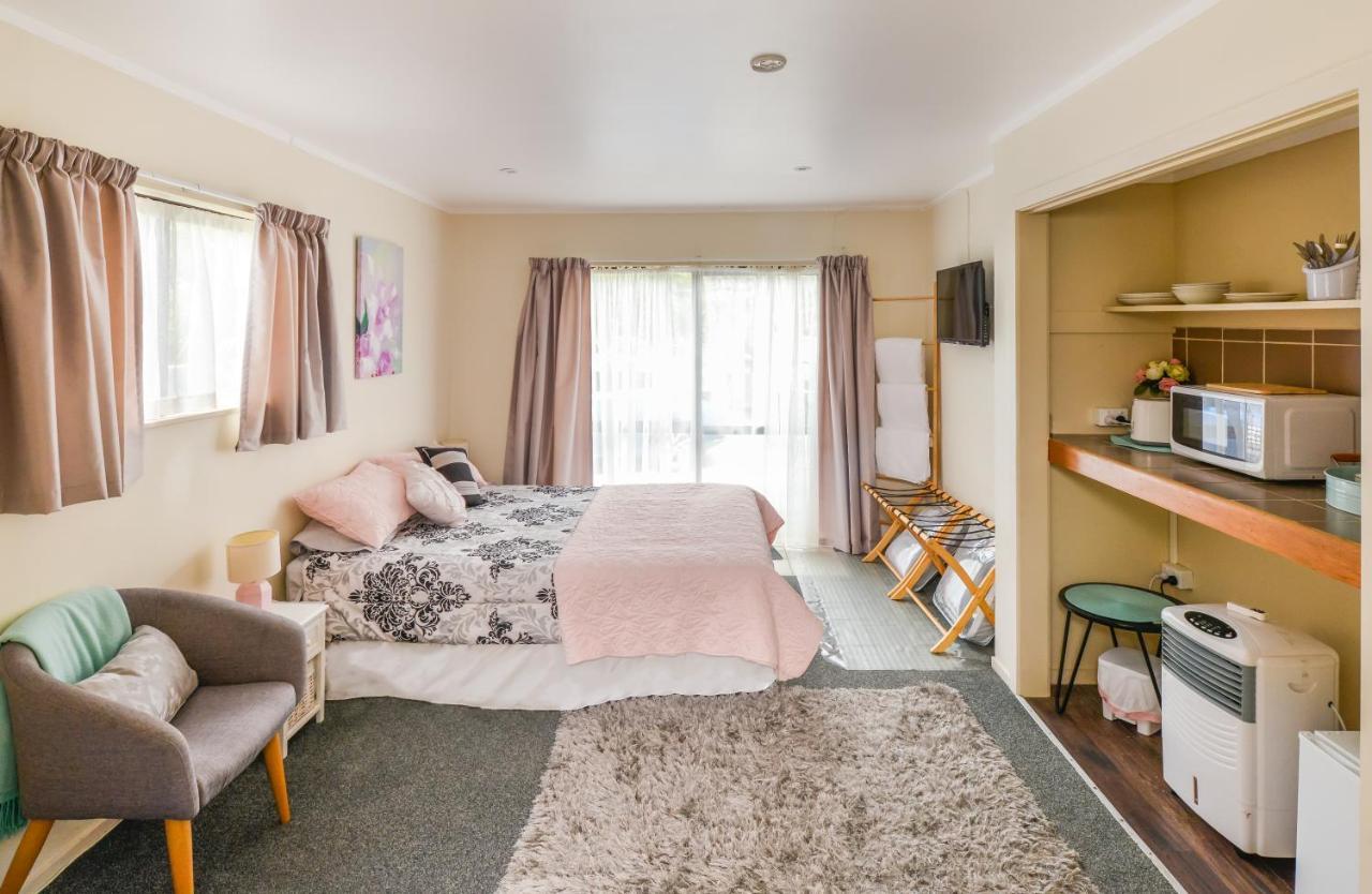 Riverside Accommodation Karangahake Exterior photo